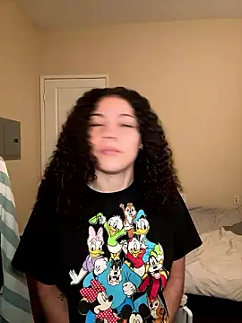 Snapshot of ladylavish chatting on December 3, 2024, 11:01 am ladylavish online show from December 3, 2024, 11:01 am