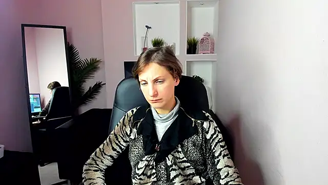 Snapshot of AuroraScript chatting on December 19, 2024, 3:40 am AuroraScript online show from December 19, 2024, 3:40 am