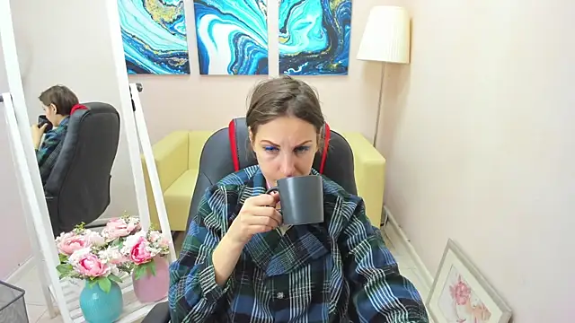 Snapshot of AuroraScript chatting on January 27, 2025, 3:28 pm AuroraScript online show from January 27, 2025, 3:28 pm