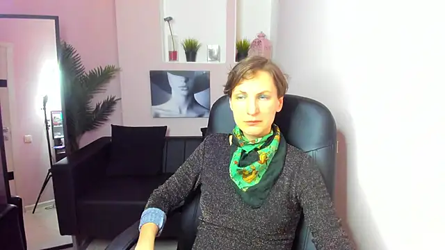 Snapshot of AuroraScript chatting on February 22, 2025, 9:59 pm AuroraScript online show from February 22, 2025, 9:59 pm