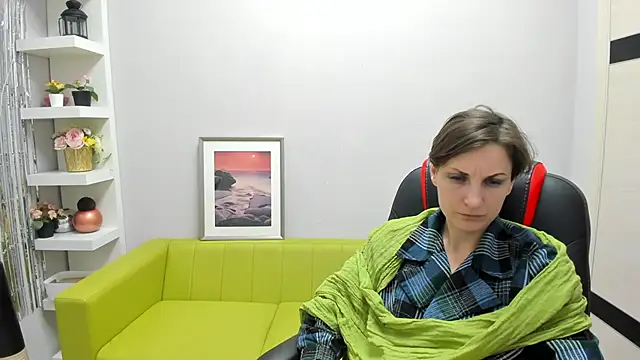 Snapshot of AuroraScript chatting on February 27, 2025, 4:20 am AuroraScript online show from February 27, 2025, 4:20 am