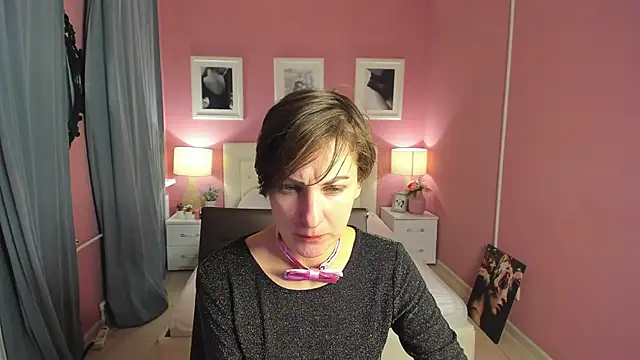 Snapshot of AuroraScript chatting on March 12, 2025, 3:29 pm AuroraScript online show from March 12, 2025, 3:29 pm