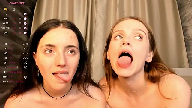 Snapshot of AlodiaHakes chatting on December 5, 2024, 5:17 pm AlodiaHakes online show from December 5, 2024, 5:17 pm