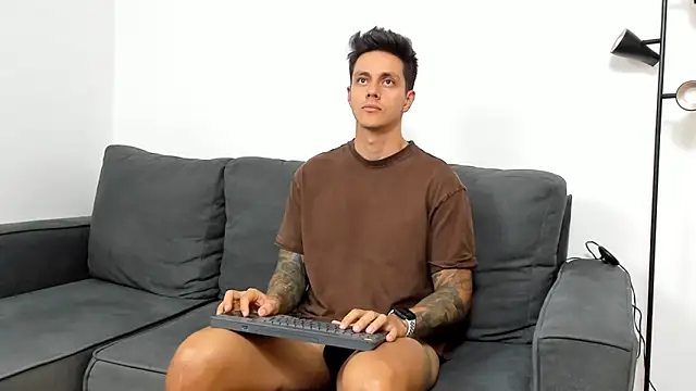 Snapshot of JeanBroc chatting on September 15, 2025, 8:53 pm JeanBroc online show from September 15, 2025, 8:53 pm