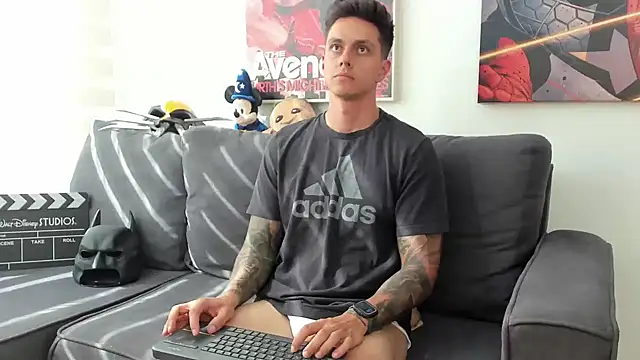 Snapshot of JeanBroc chatting on November 8, 2025, 7:56 pm JeanBroc online show from November 8, 2025, 7:56 pm