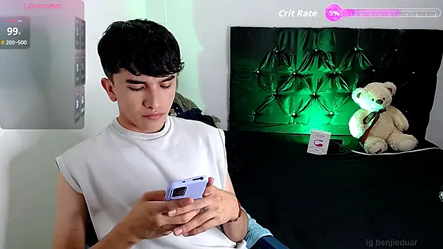 benji hoter online show from December 17, 2025, 10:38 pm