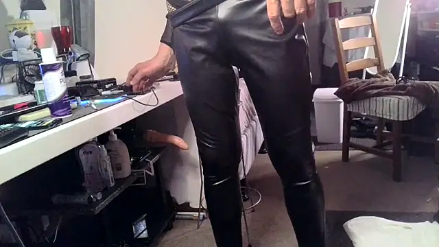 SissyJamie123 online show from April 15, 2026, 6:48 pm