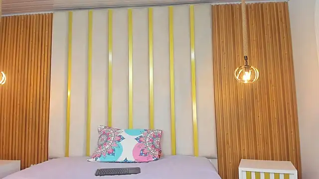 Snapshot of love_mommy chatting on October 31, 2025, 7:15 pm love mommy online show from October 31, 2025, 7:15 pm