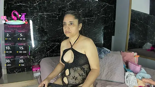 Snapshot of Yaya____11 chatting on December 14, 2025, 4:29 am Yaya 11 online show from December 14, 2025, 4:29 am