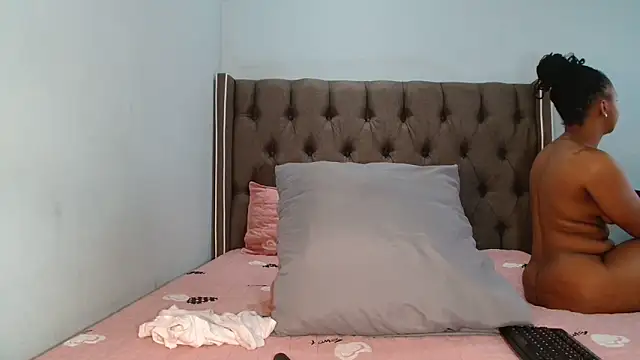 Snapshot of CHOCKYCHOCX2 chatting on November 13, 2025, 4:33 am CHOCKYCHOCX2 online show from November 13, 2025, 4:33 am