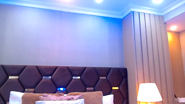 Snapshot of DevonPiers chatting on December 6, 2024, 12:16 pm DevonPiers online show from December 6, 2024, 12:16 pm