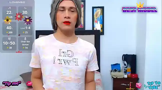 Snapshot of tifaniith chatting on January 15, 2025, 2:35 pm tifaniith online show from January 15, 2025, 2:35 pm