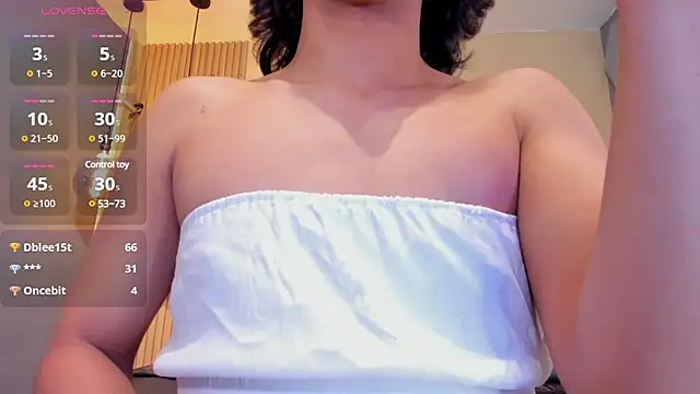 HOTTY RED  online show from February 6, 2025, 5:40 pm