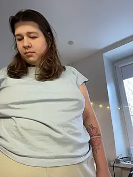 SuzieMurray online show from November 21, 2025, 8:46 am