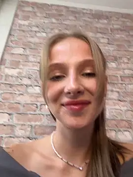 CaseyStar online show from September 18, 2025, 1:13 pm