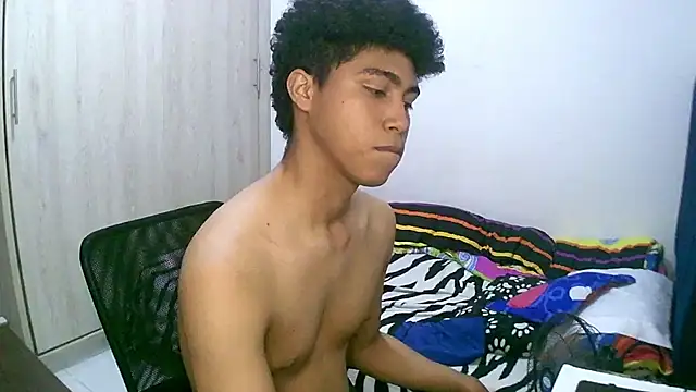 Snapshot of sexy_diamante_ chatting on October 5, 2025, 8:29 pm sexy diamante online show from October 5, 2025, 8:29 pm