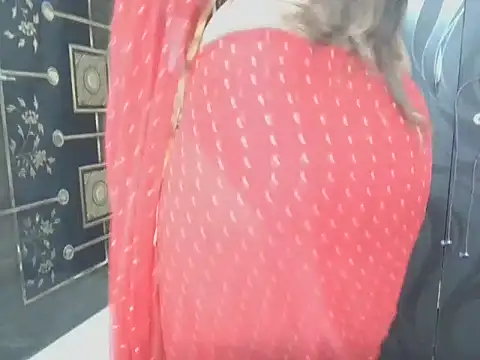 Snapshot of sexy-honey09 chatting on September 20, 2025, 9:32 am sexy-honey09 online show from September 20, 2025, 9:32 am