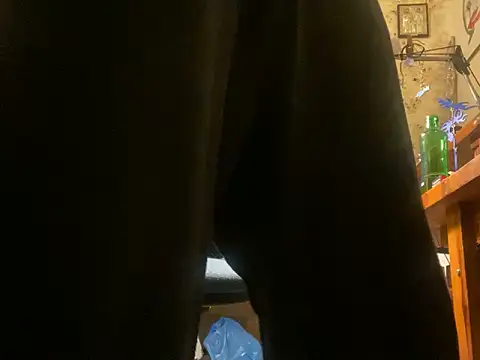 Snapshot of otikatseikaip3r chatting on October 14, 2025, 11:49 pm otikatseikaip3r online show from October 14, 2025, 11:49 pm