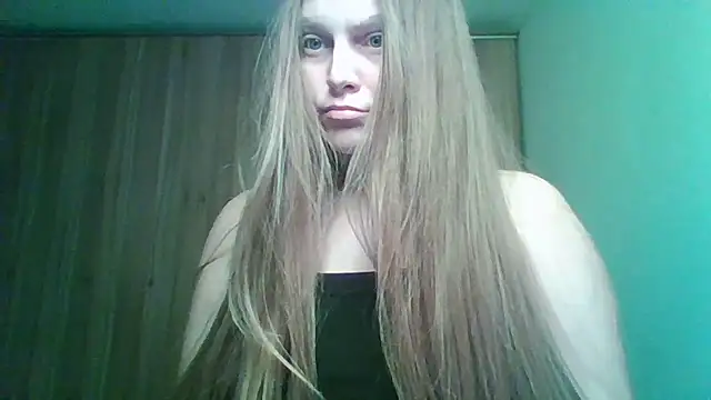 Evasapples online show from February 12, 2026, 10:16 pm