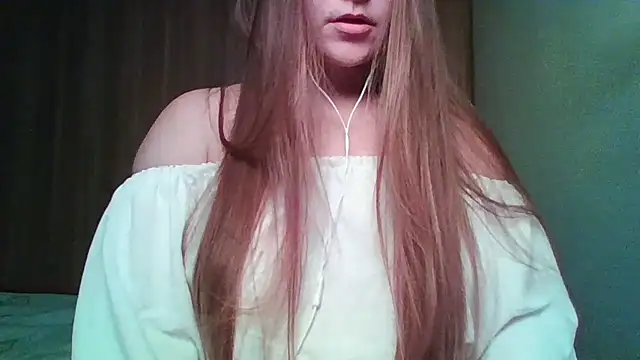 Evasapples online show from April 7, 2026, 7:25 pm