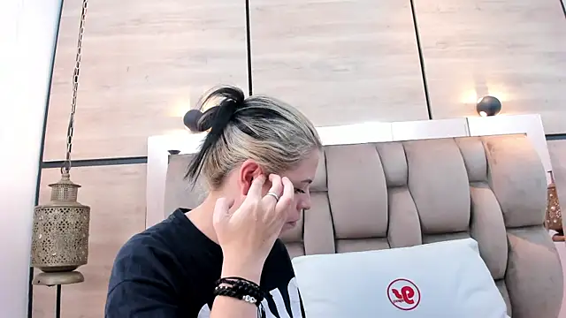 dorothy vegga online show from April 7, 2026, 3:51 am