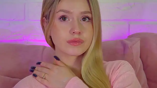 MilanaBalmain online show from January 17, 2026, 4:28 am