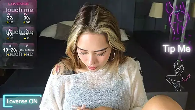 baby  kim online show from November 10, 2025, 10:36 am