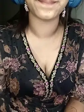 Snapshot of Sexy-Shalinii chatting on February 24, 2025, 1:21 pm Sexy-Shalinii online show from February 24, 2025, 1:21 pm