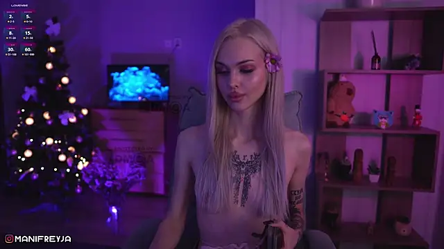 Snapshot of ManiFreyja chatting on January 5, 2025, 10:19 pm ManiFreyja online show from January 5, 2025, 10:19 pm