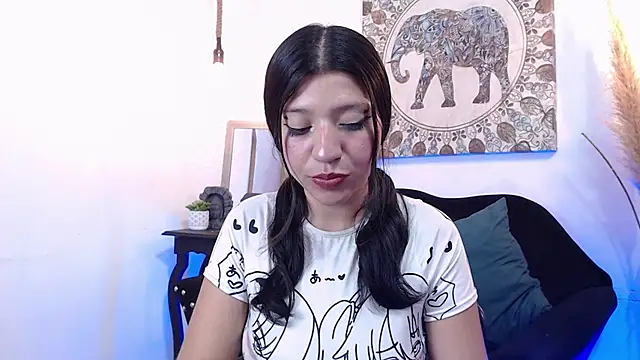 Snapshot of Gag_princeess chatting on November 7, 2025, 12:05 pm Gag princeess online show from November 7, 2025, 12:05 pm