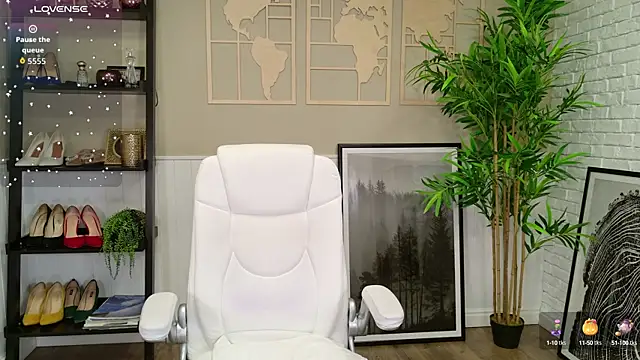 LadyLeea online show from September 23, 2025, 5:21 am