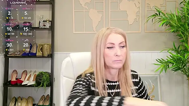 LadyLeea online show from December 17, 2025, 5:24 am