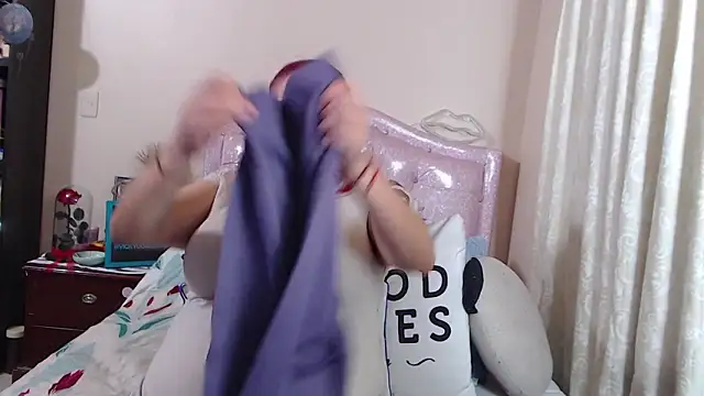 Snapshot of VickyColleman chatting on March 15, 2025, 10:03 am VickyColleman online show from March 15, 2025, 10:03 am