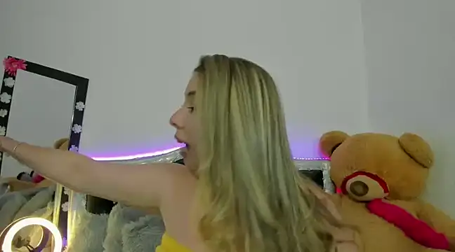 JanneKim online show from January 22, 2025, 6:10 pm