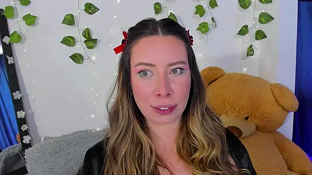 JanneKim online show from November 26, 2025, 1:56 pm