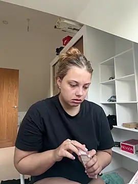 Snapshot of Krystal_Tx chatting on September 25, 2025, 7:34 am Krystal Tx online show from September 25, 2025, 7:34 am