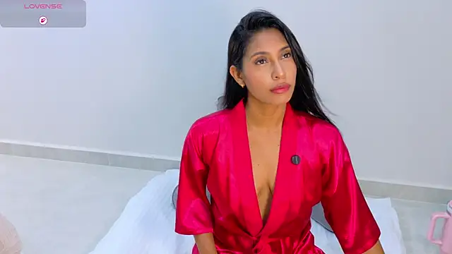 Snapshot of Anna_risse chatting on April 14, 2026, 5:13 am Anna risse online show from April 14, 2026, 5:13 am