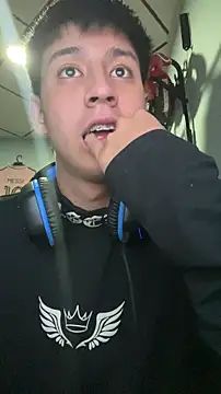 Snapshot of Stiven_017 chatting on February 3, 2026, 1:37 am Stiven 017 online show from February 3, 2026, 1:37 am