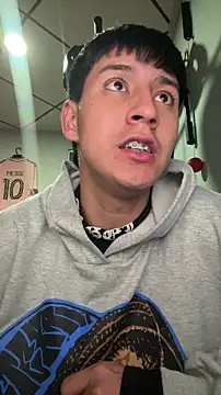 Snapshot of Stiven_017 chatting on February 5, 2026, 2:16 am Stiven 017 online show from February 5, 2026, 2:16 am