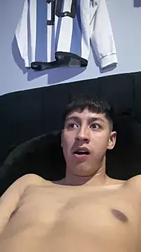 Snapshot of Stiven_017 chatting on February 14, 2026, 1:35 am Stiven 017 online show from February 14, 2026, 1:35 am