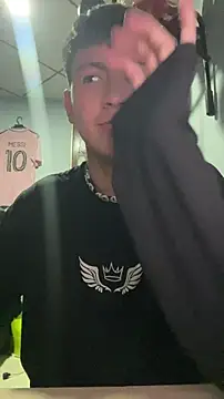 Snapshot of Stiven_017 chatting on March 4, 2026, 4:29 am Stiven 017 online show from March 4, 2026, 4:29 am