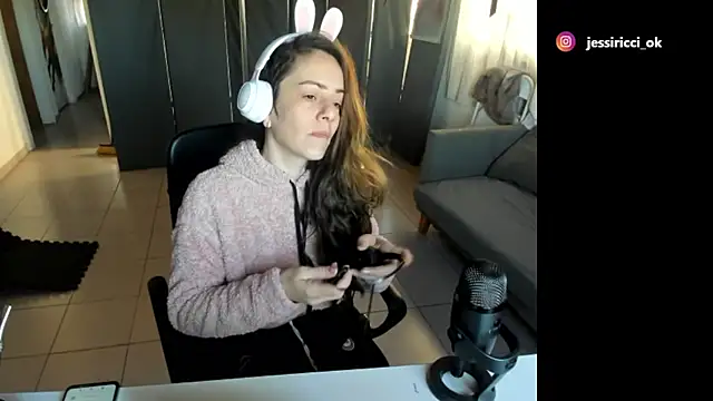 Snapshot of jessiburningheels chatting on March 12, 2025, 11:09 am jessiburningheels online show from March 12, 2025, 11:09 am