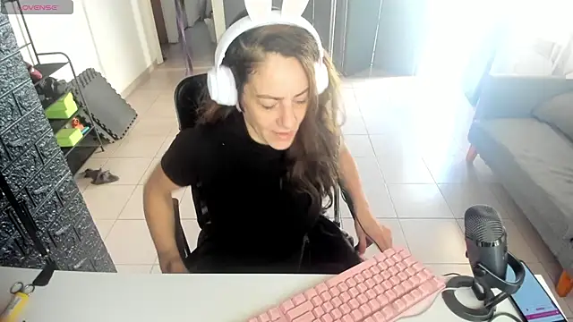 Snapshot of jessiburningheels chatting on March 17, 2025, 1:50 pm jessiburningheels online show from March 17, 2025, 1:50 pm