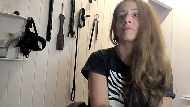 Snapshot of jessiburningheels chatting on September 18, 2025, 9:33 am jessiburningheels online show from September 18, 2025, 9:33 am