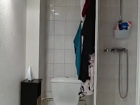 Snapshot of Lauzo21 chatting on December 22, 2025, 3:20 pm Lauzo21 online show from December 22, 2025, 3:20 pm