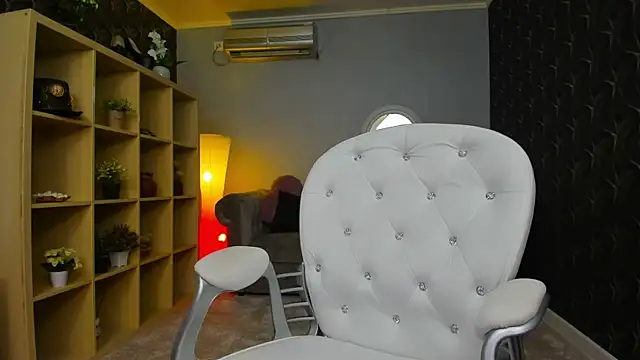 Snapshot of nicolee___19 chatting on January 9, 2025, 12:25 am nicolee 19 online show from January 9, 2025, 12:25 am