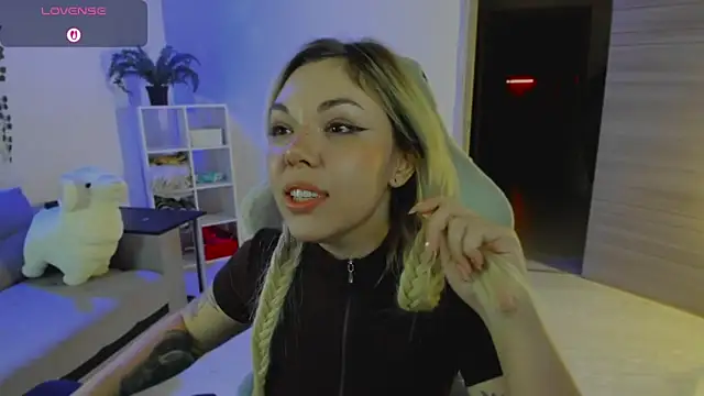 whoa-hoa-hoa-hoa-hoa online show from December 17, 2025, 9:10 pm