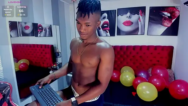 Snapshot of KENDER21_ chatting on January 7, 2025, 3:44 pm KENDER21 online show from January 7, 2025, 3:44 pm