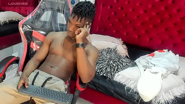 Snapshot of KENDER21_ chatting on January 15, 2025, 12:04 pm KENDER21 online show from January 15, 2025, 12:04 pm