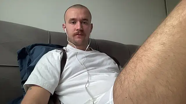 Snapshot of cute_mark chatting on December 21, 2024, 7:03 am cute mark online show from December 21, 2024, 7:03 am